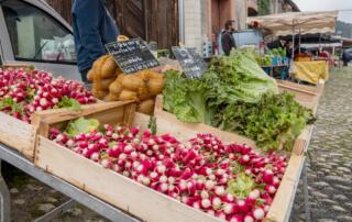 Lalevade d'Ardèche - Marché du mercredi légumes ©sourcesetvolcans - ©sourcesetvolcans