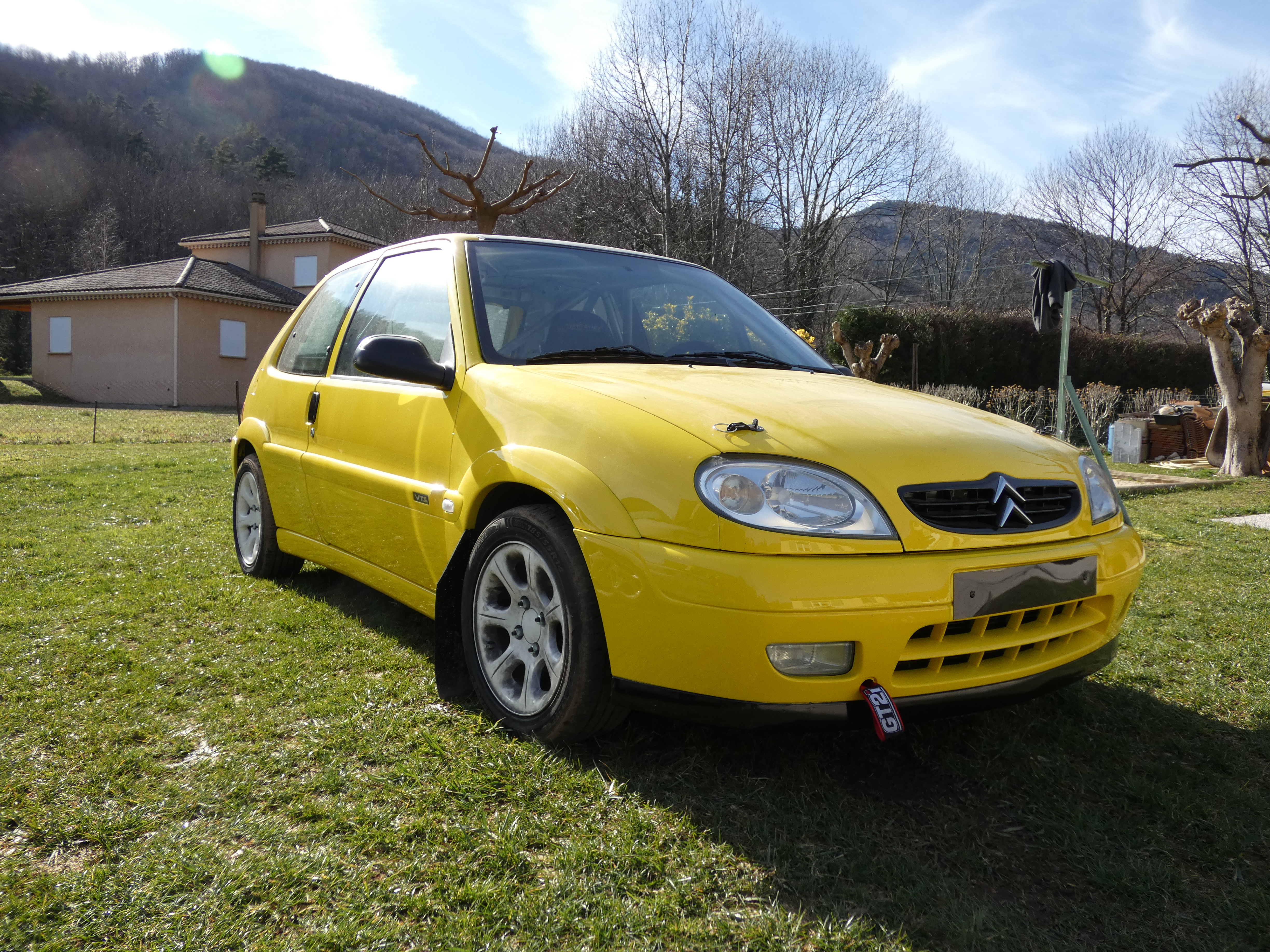 Lalevade - Exposition voitures de Colin Combe Sport