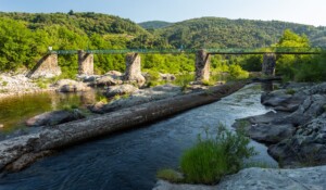 Lalevade - Passerelle de Bayzan ©S.BUGNON