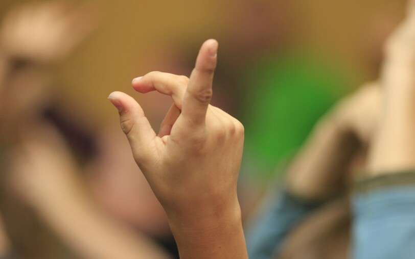 Langue des signes française, cours en Ardèche