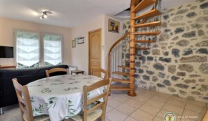 Accès aux chambres par l'escalier en colimaçon