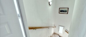 L'escalier intérieur menant au gîte
