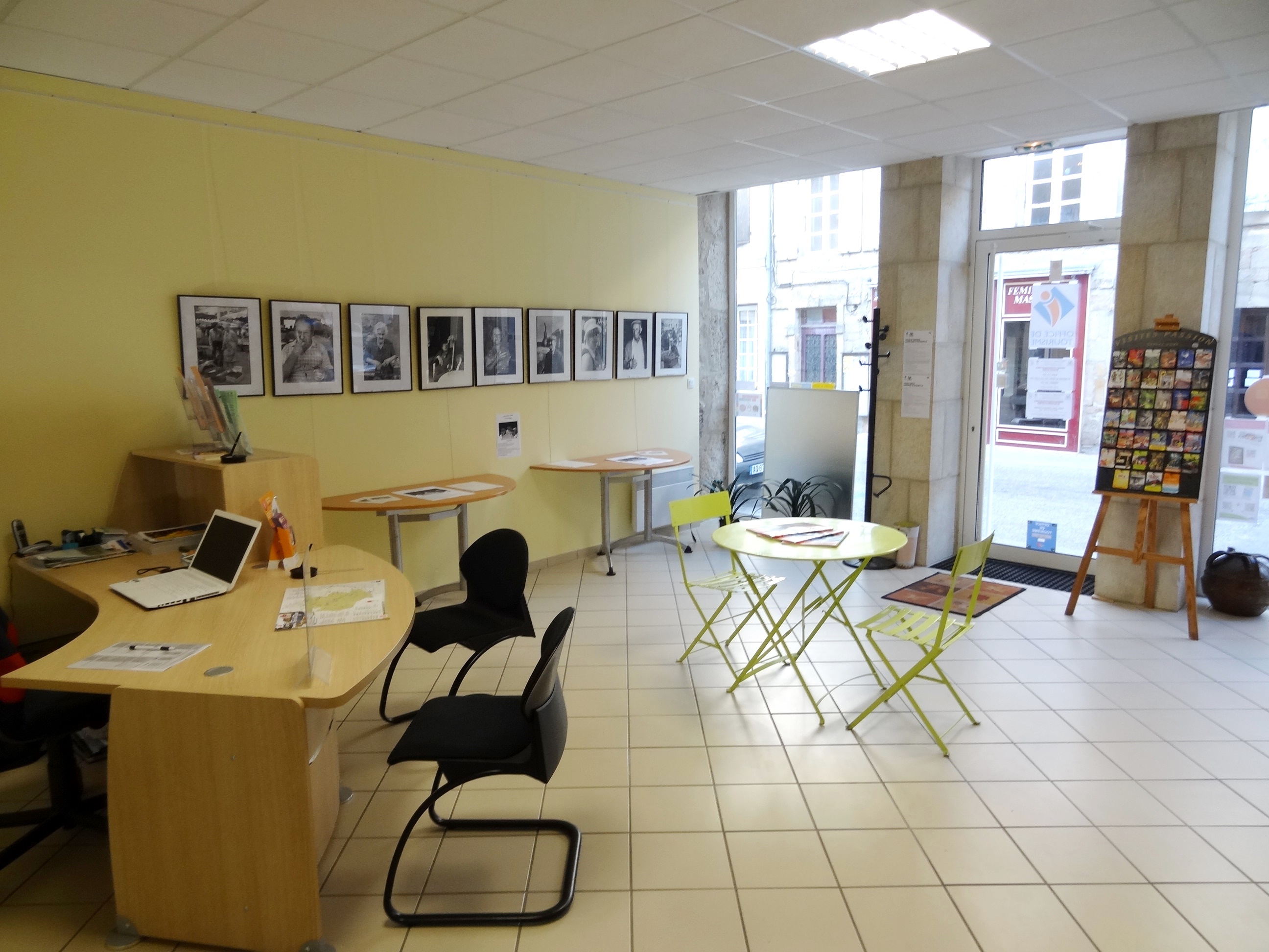 Cœur d'Ardèche Tourisme (agence de Vernoux-en-Vivarais) - Bureau d'accueil 1