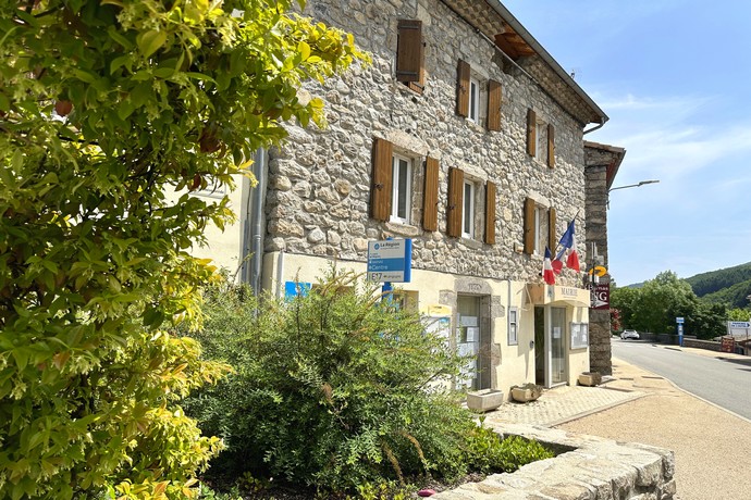 Mairie de Barnas, village à visiter en Ardèche