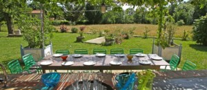 Jaujac - Maison des Sources - terrasse d'été et jardin