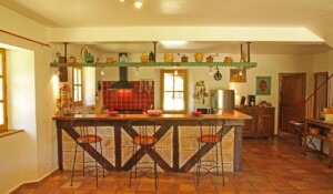 Jaujac - Maison des Sources - cuisine intérieure