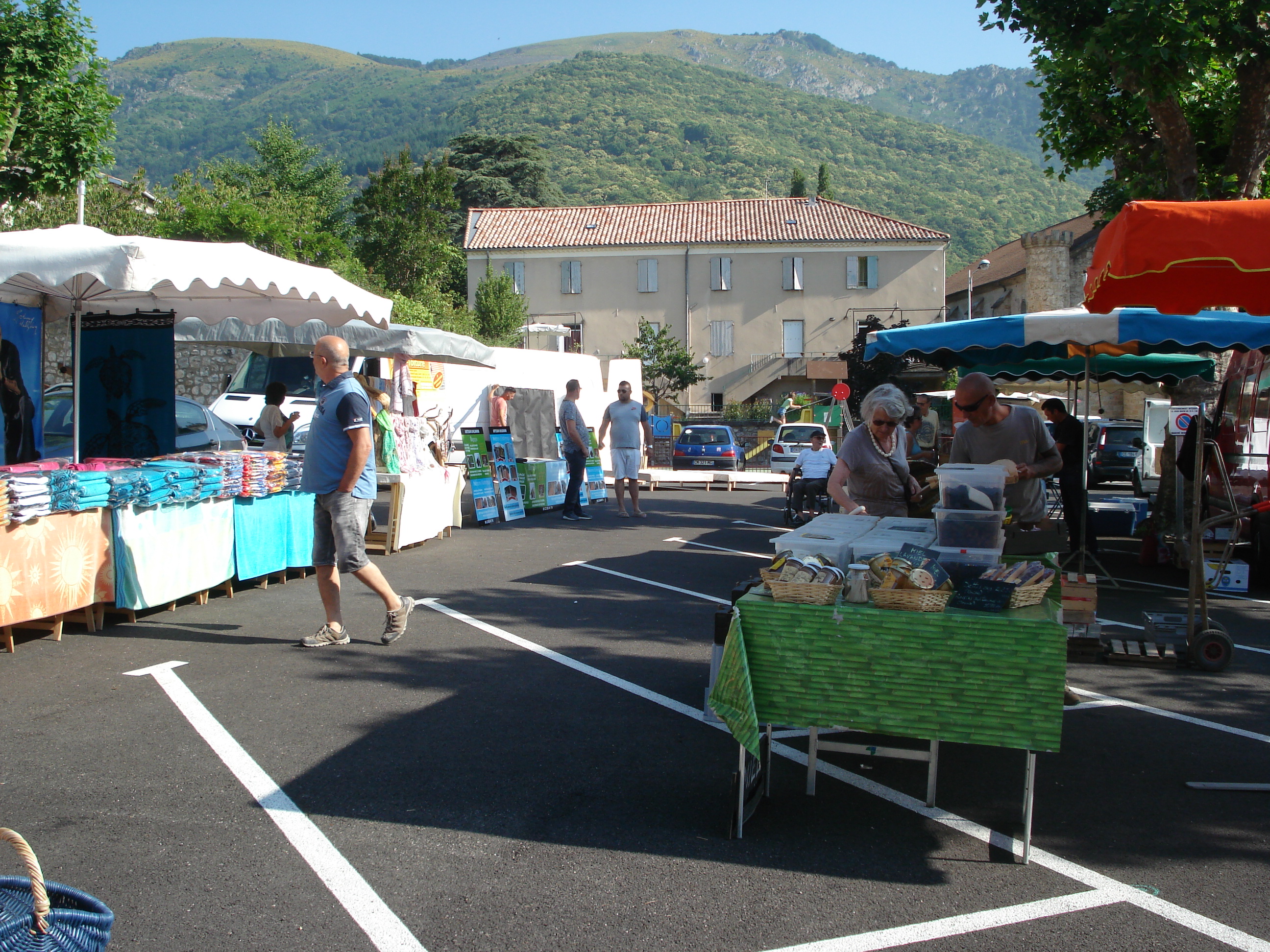 Montpezat-sous-Bauzon market
