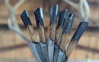 couteux cuisine réalisés par le coutelier Helvie Métal à Mayres en Ardèche - ©helviemetal