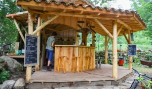Mayres - camping auprès de mon arbre - guinguette