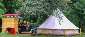 Mayres - camping auprès de mon arbre - tente-meublee-exterieur terrasse-3