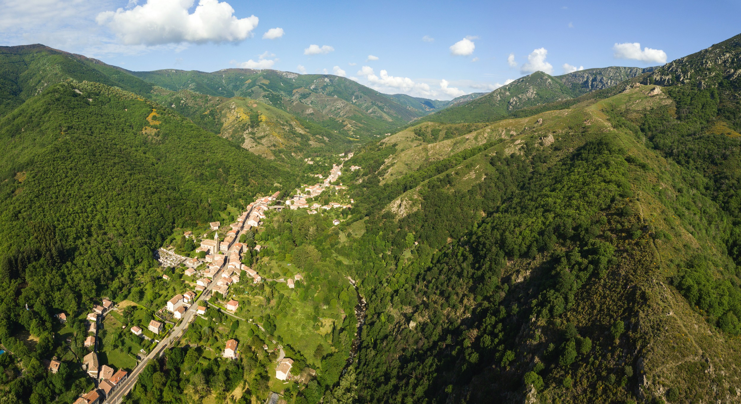 Mayres - Le village-2 ©S.BUGNON