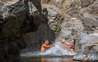 Baignade en vallée de la Thines - ©Mathieu Dupont / SPL Cévennes d'Ardèche
