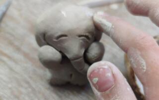 Meyras - atelier enfant avec terre enchantée - ©v.ferulla