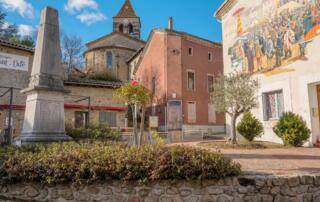 Meyras - fresque de la Saint Blaise et église ©sourcesetvolcans - ©sourcesetvolcans