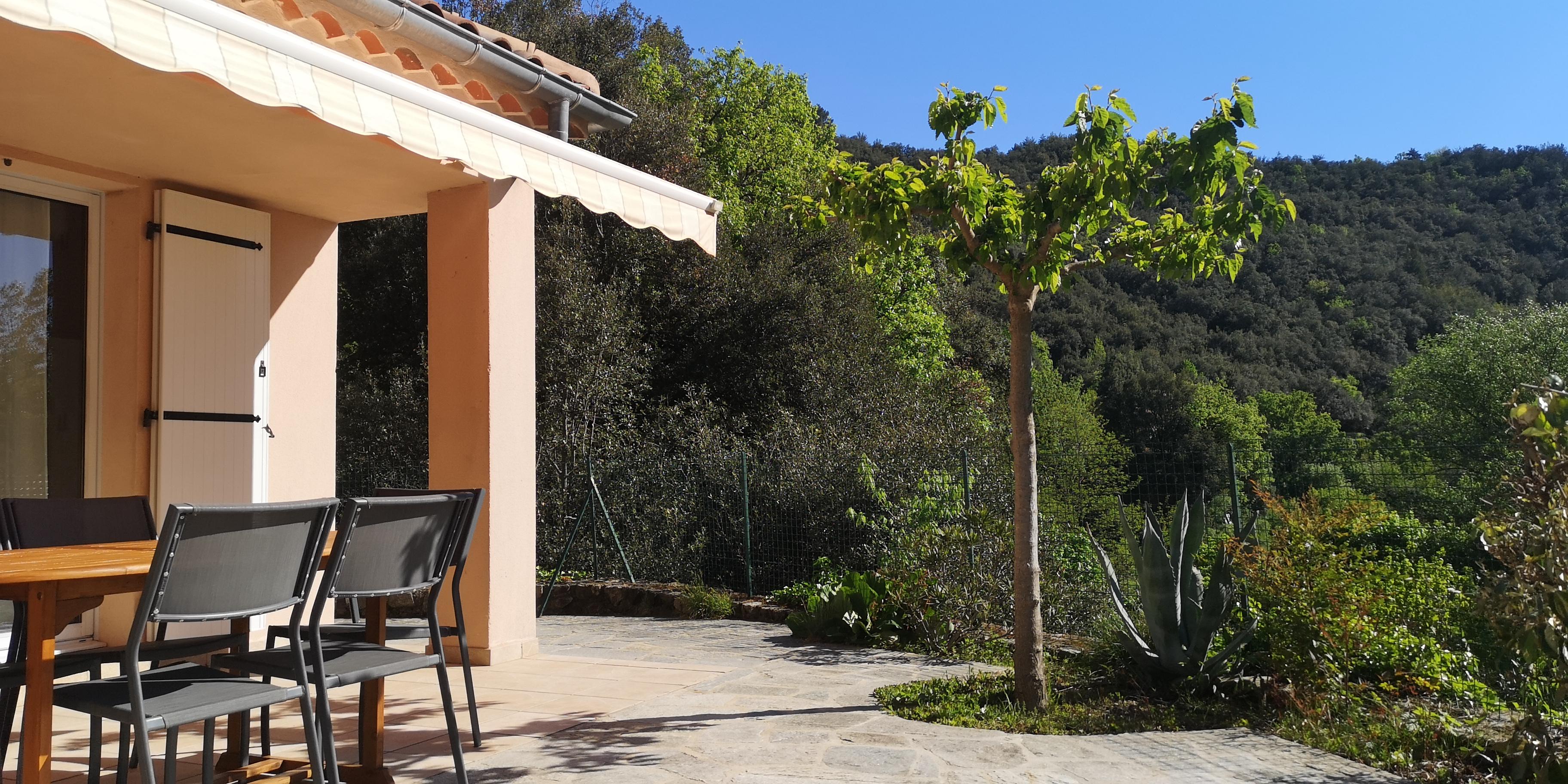 Terrasse 3 - Châtaignier - gîtes de Neyrac-les-Bains