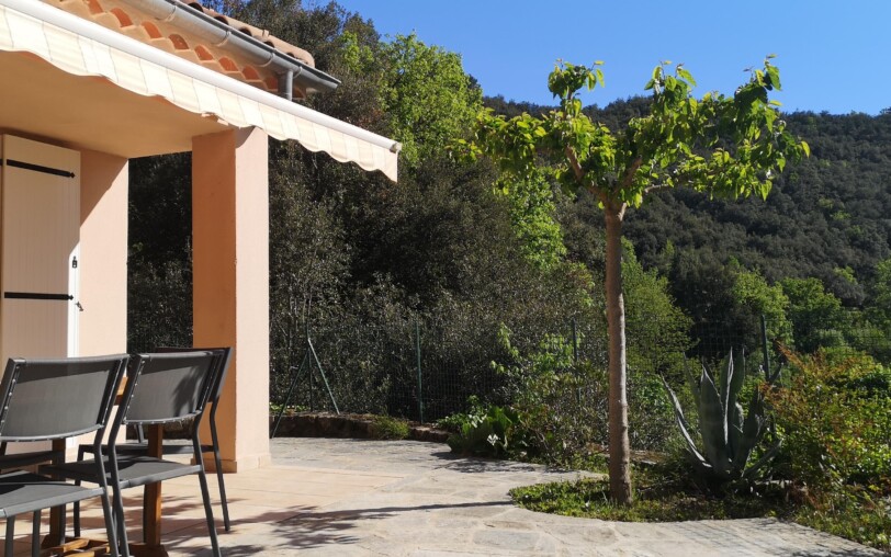 Terrasse 3 - Châtaignier - gîtes de Neyrac-les-Bains