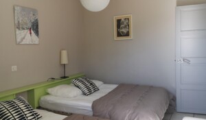 chambre lits 90, Iris (gîtes de Neyrac-les-Bains)