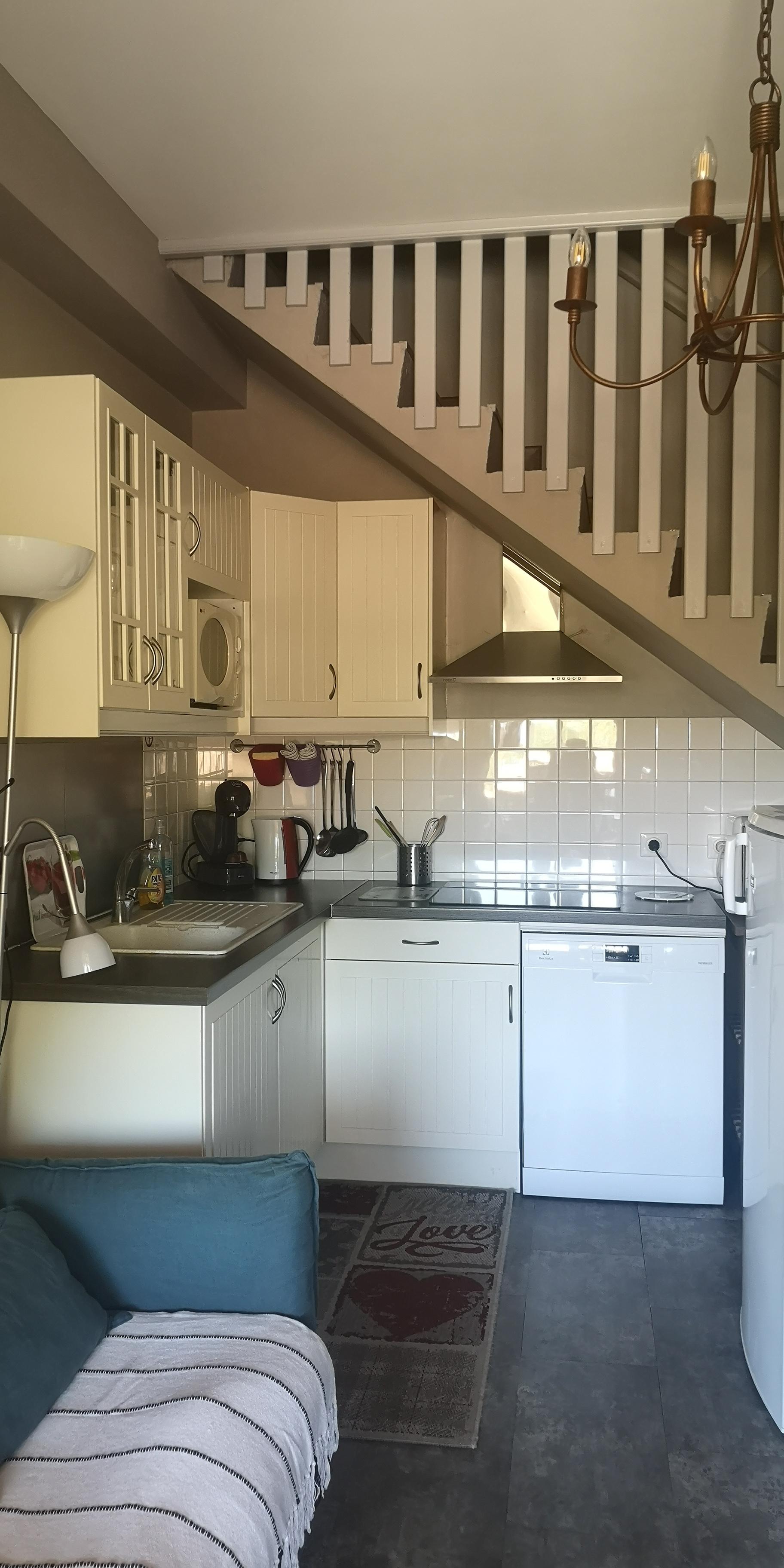 Cuisine séjour 6, Iris (gîtes de Neyrac-les-Bains)