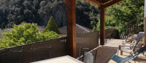 Terrasse, Iris (gîtes de Neyrac-les-Bains)