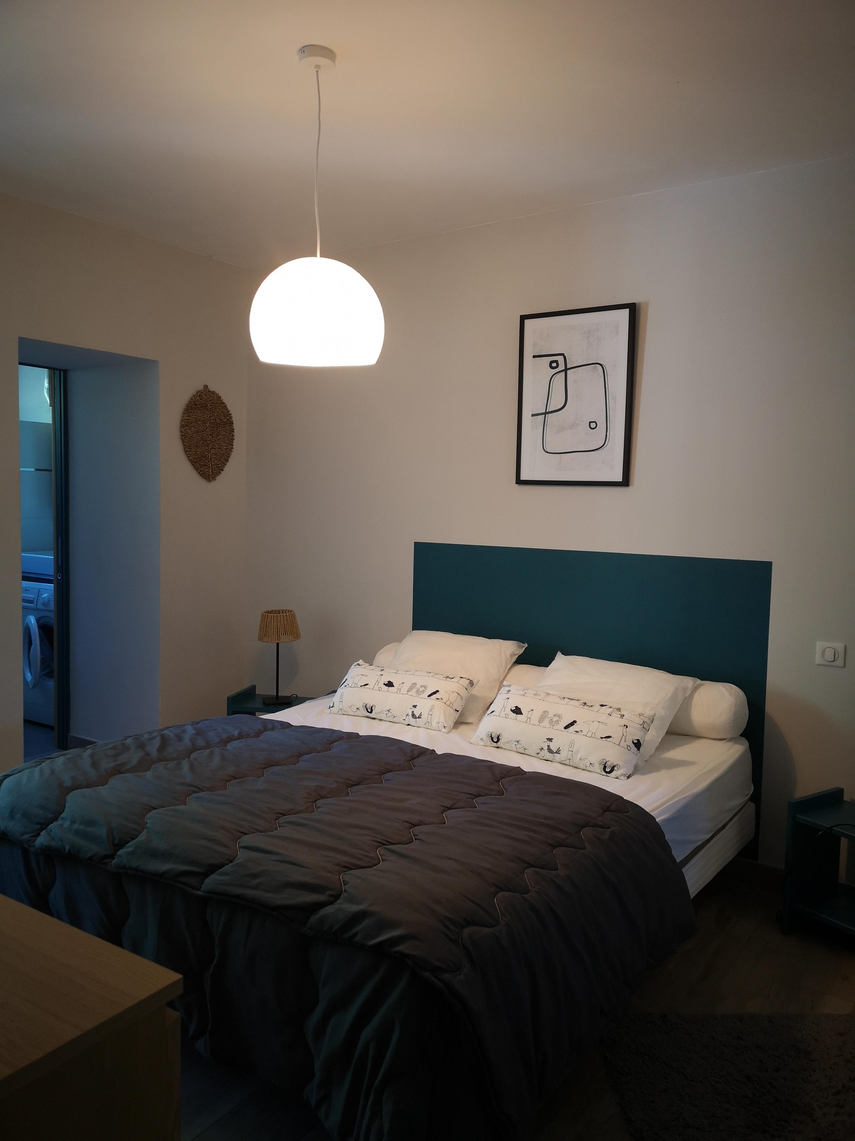 Chambre 1, Rez de jardin (gîtes de Neyrac-les-Bains)