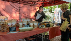 Meyras - Marché créateurs et producteurs - Maison Dumercier ©sourcesetvolcans