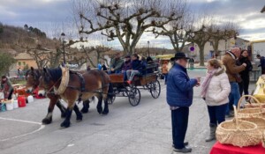 Meyras - Place du marché à la st blaise ©sourcesetvolcans