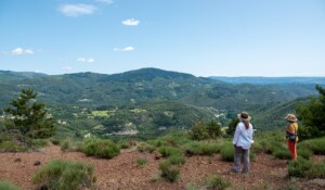 Meyras - Panorama en haut du volcan du Souilhol ©sourcesetvolcans