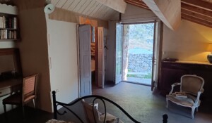 accès vers l'extérieur depuis la chambre