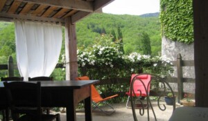 Terrasse commune où peuvent être pris les petits déjeuners