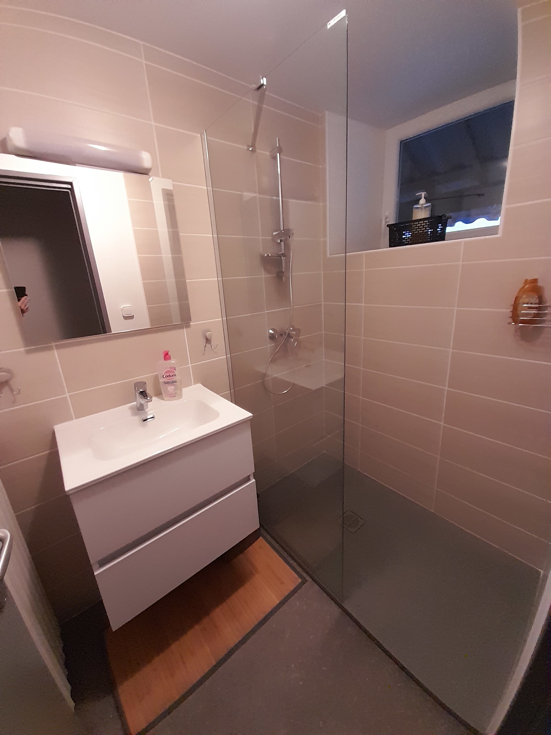 Jaujac - Mas des Amareyres - Salle de bain