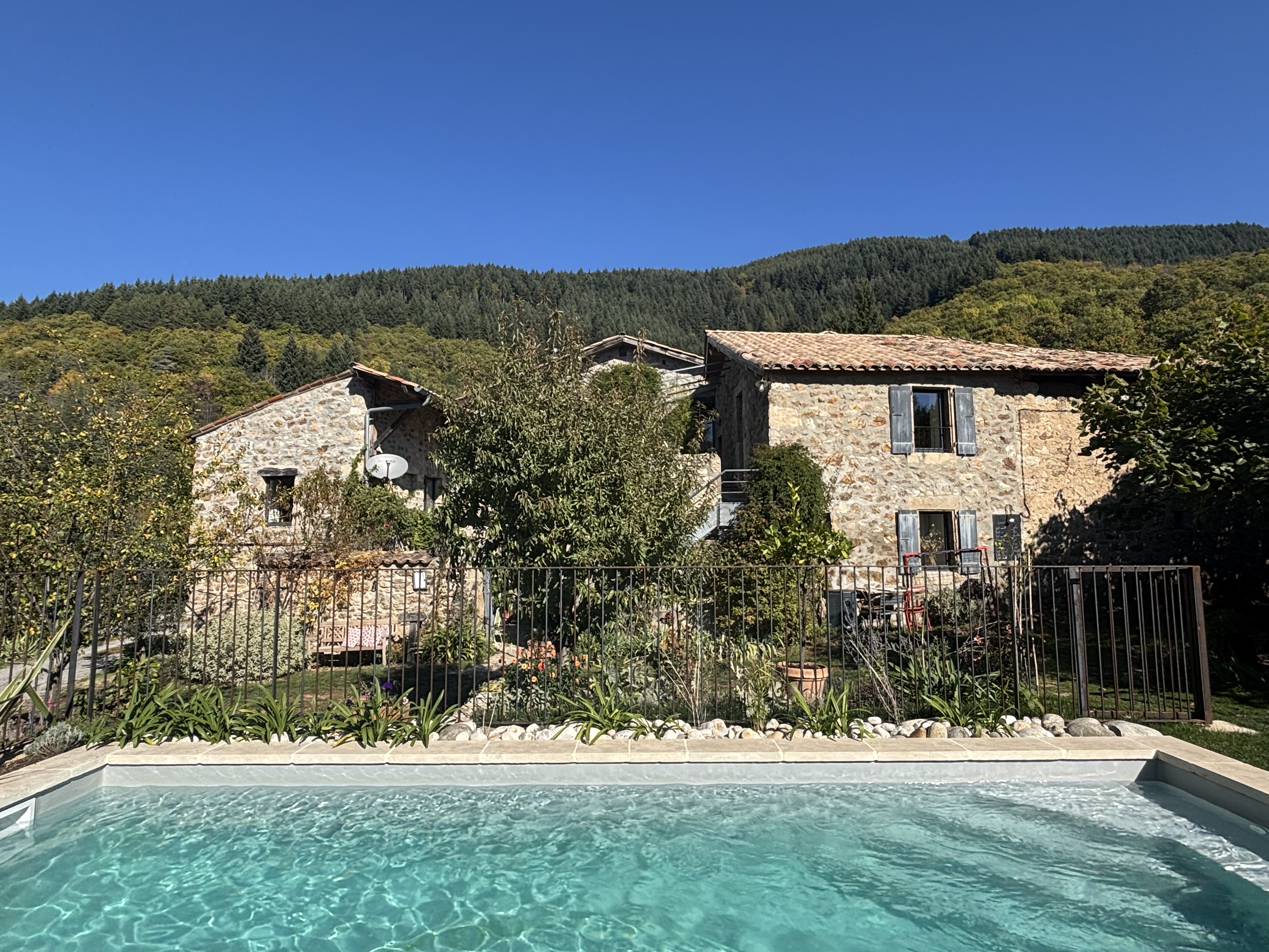 La demeure des maîtres - grass blade suite_Chirols