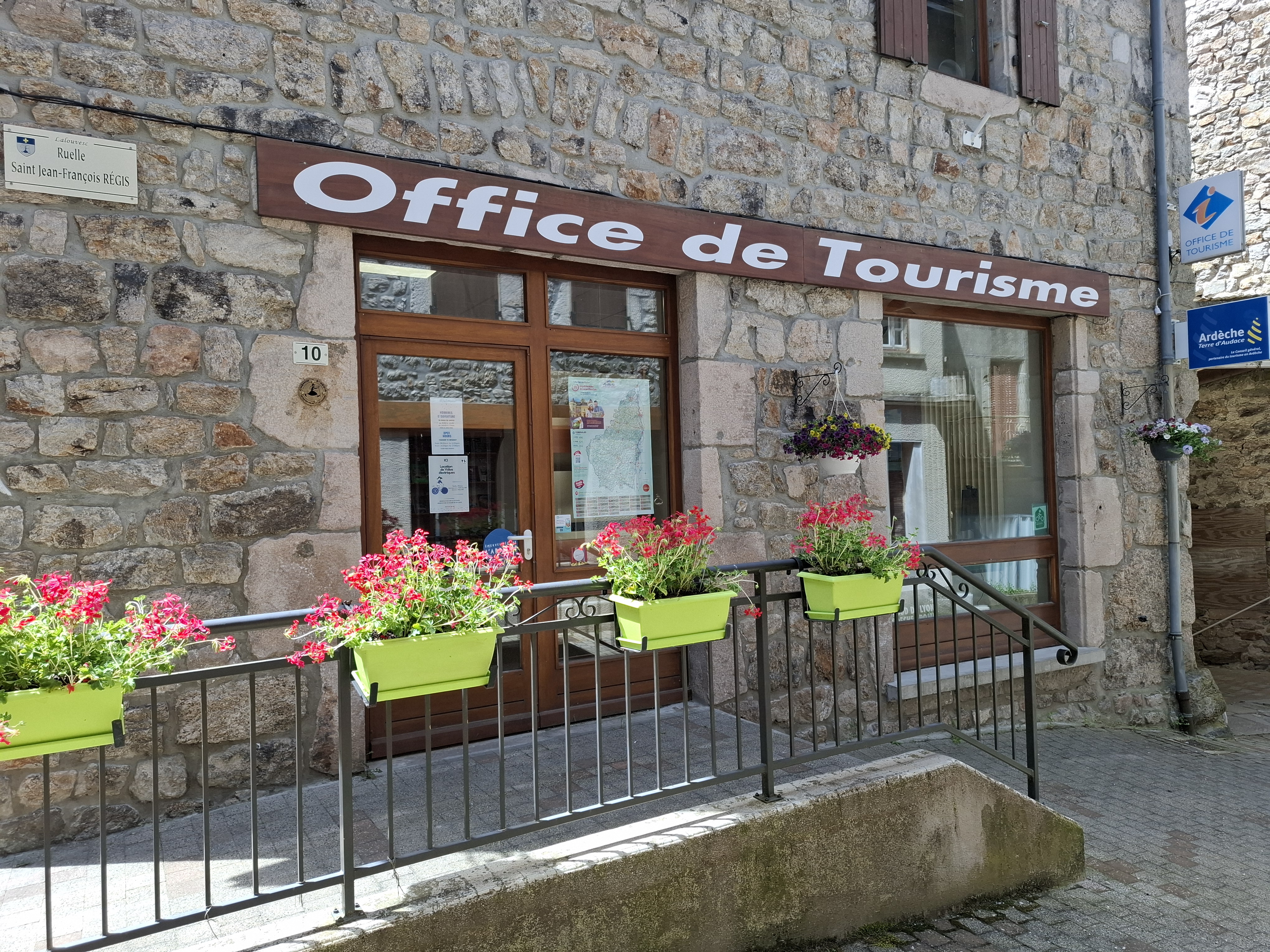 Office de Tourisme du Val d'Ay - extérieur