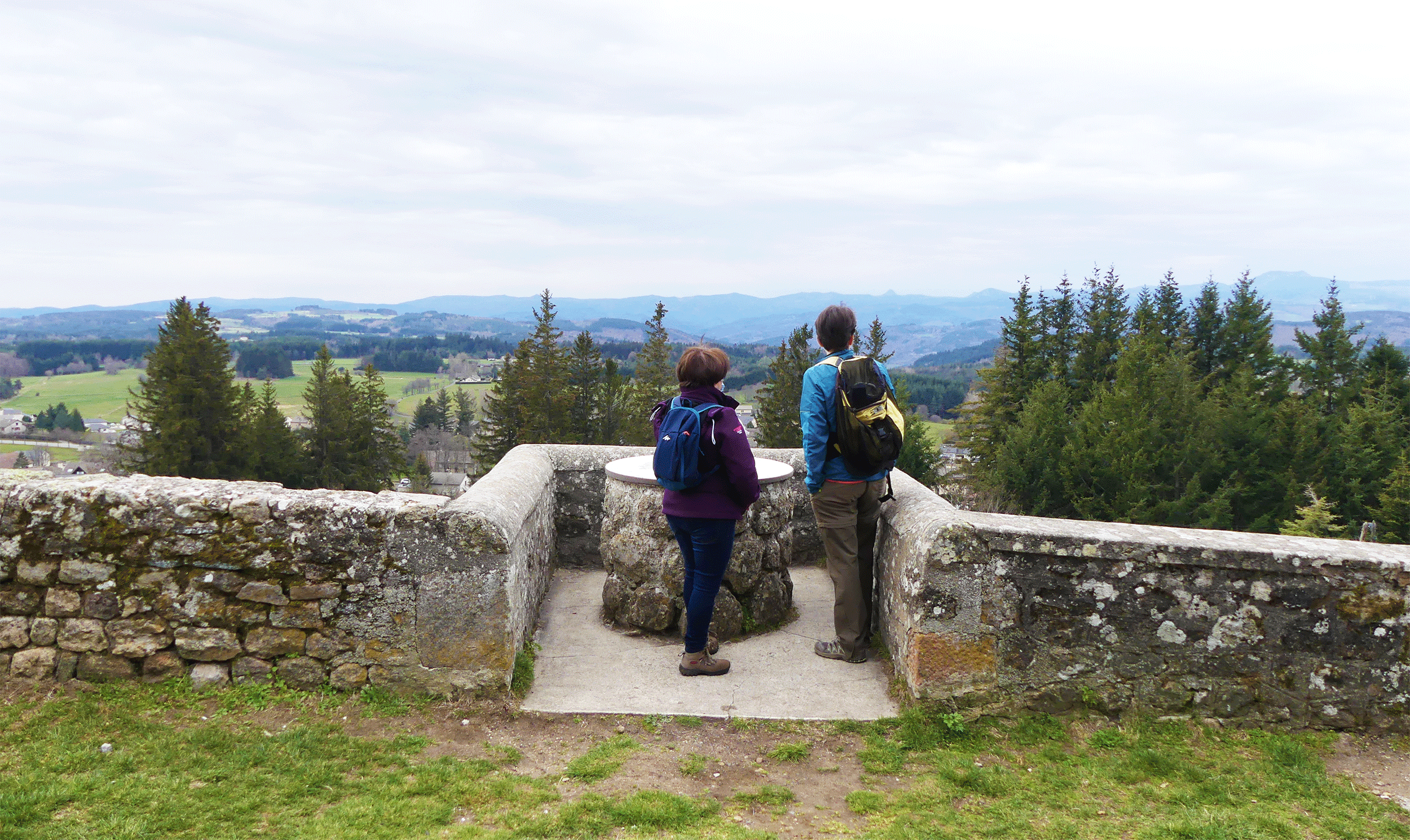 La table d'orientation face aux Monts d'Ardèche