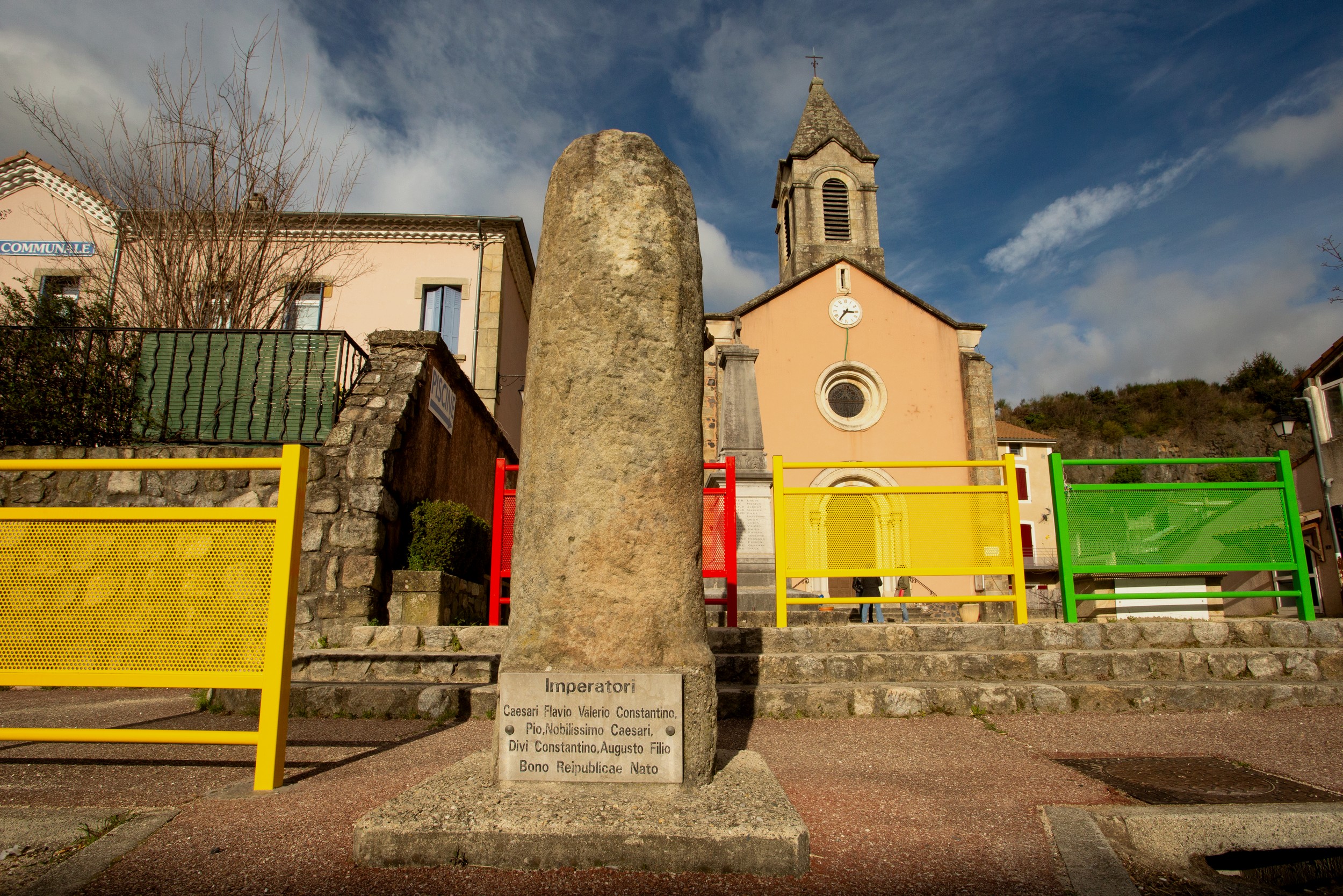 Pont-de-Labeaume - Borne romaine ©S.BUGNON