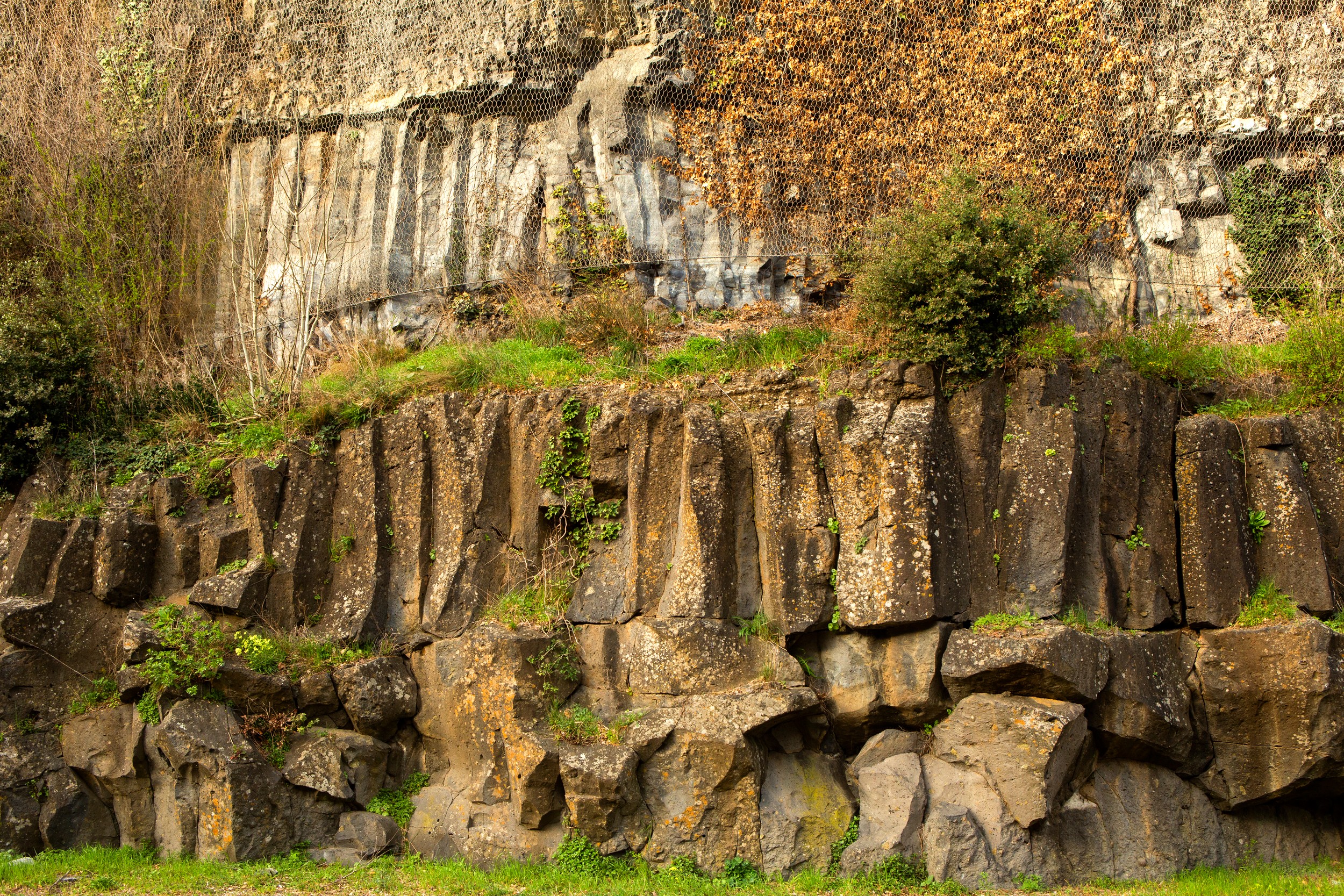 Pont-de-Labeaume - Coulées superposées ©S.BUGNON