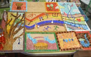 Prades - exemple de fresque en mosaique de muse coquelicot - ©m.voisin