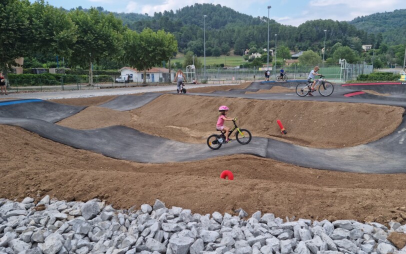 Pumptrack en famille ©mairiedelalevade07