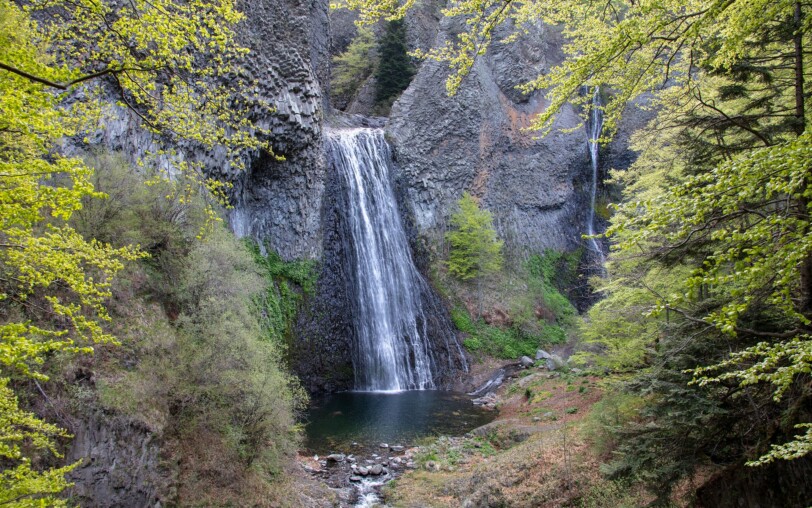 La majestueuse cascade du Ray-Pic en Ardèche des Sources et Volcans