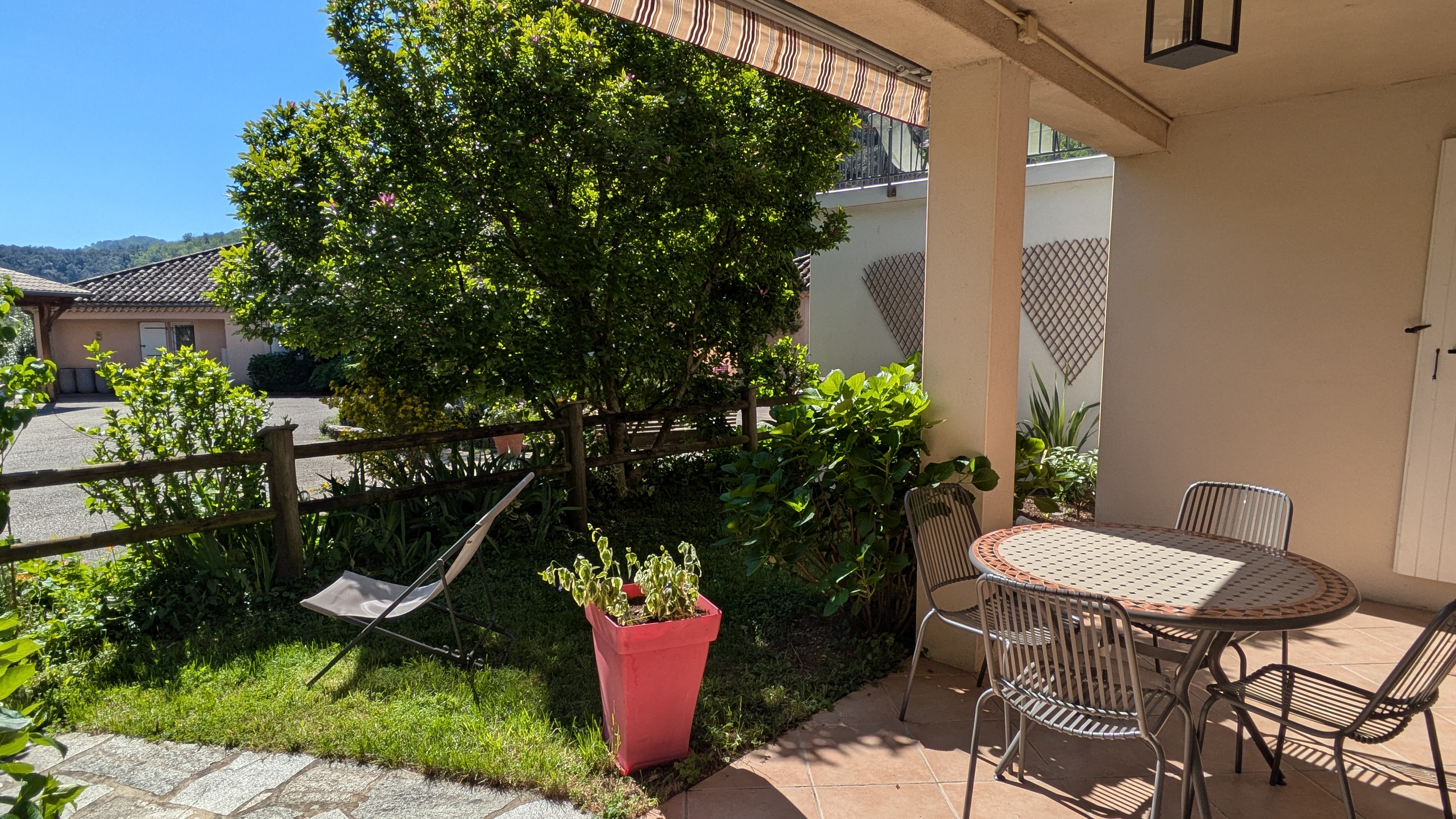 Rez de jardin (gîtes de Neyrac-les-Bains)_Meyras