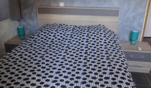 Exemple de lit, chambre simple dans la chambre d'hôtes Retour aux Sources à Meyras