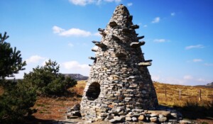 Sagnes et Goudoulet - art-comtemporain-sur-le-gr-7-la-tour-a-eau
