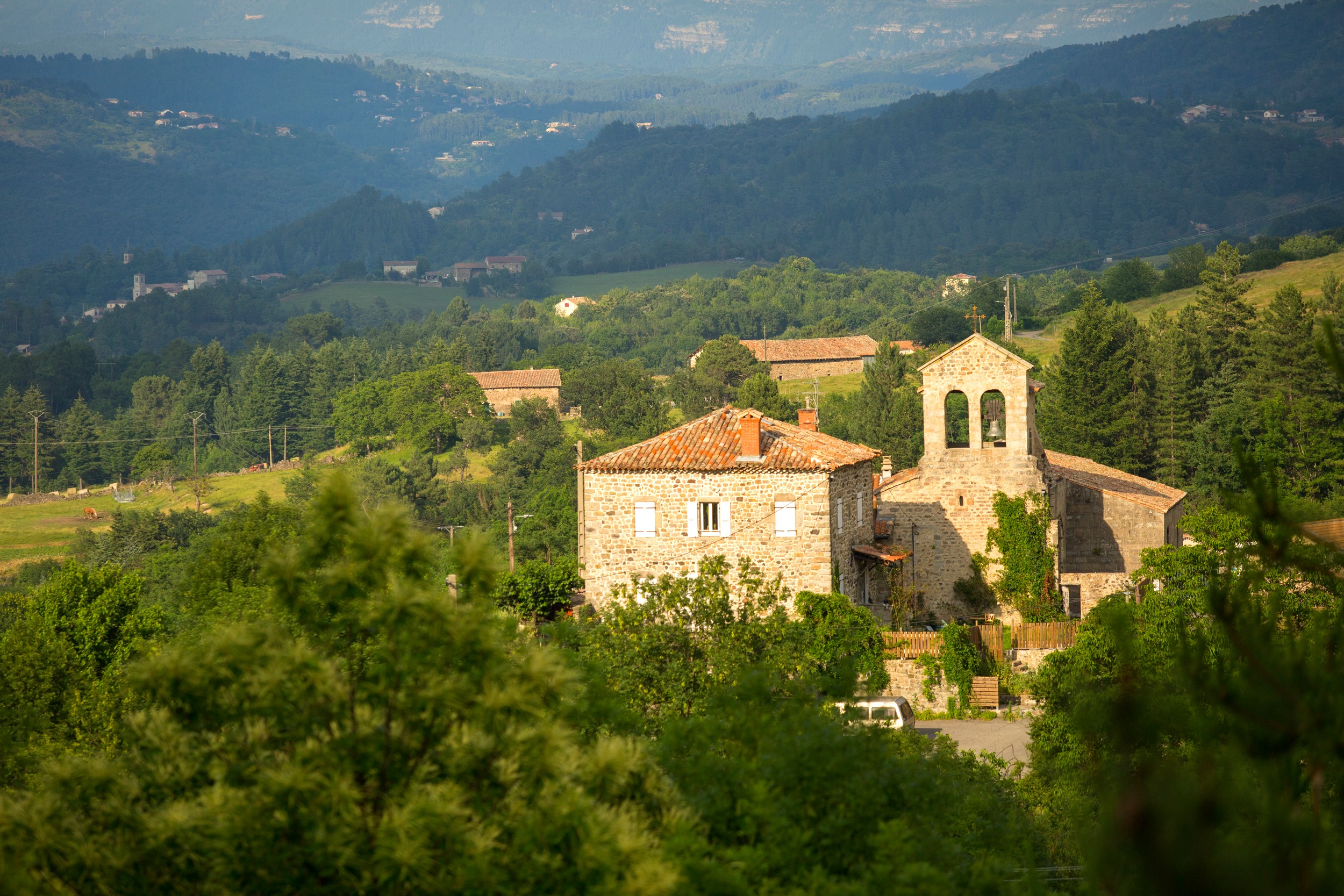 Saint-Cirgues-de-Prades - L'église romane-3 ©S.BUGNON