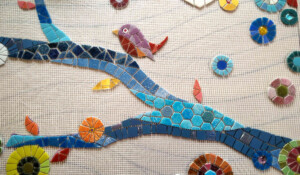 Saint Pierre de Colombier - Stage les bases de la mosaique avec Muse Coquelicot - montage mosaique