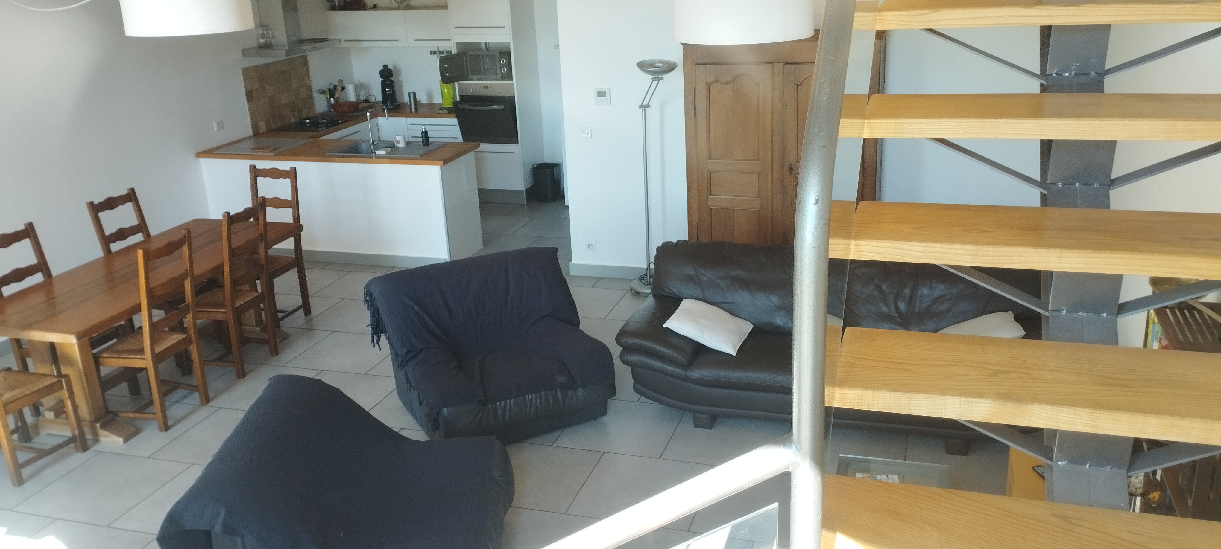 Salon vu de l'escalier