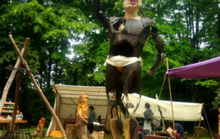 Sculpture d'un homme fait de plusieurs matières - ©@LaTêteenFriche