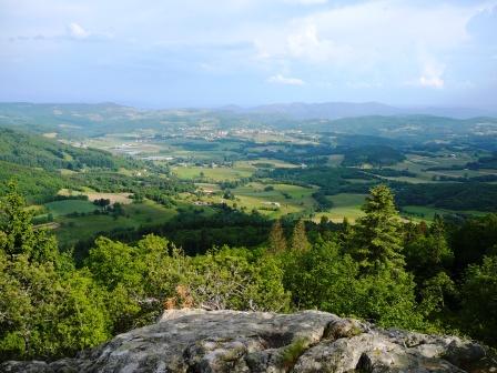 Vue sur le plateau de Vernoux depuis le Serre de la Roue
