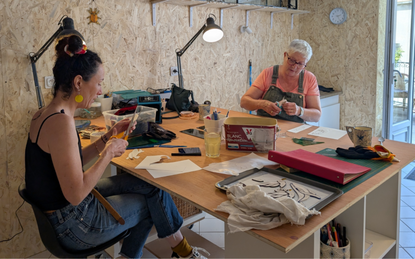 Workshop: make a mirror or a stained-glass decoration_Jaujac