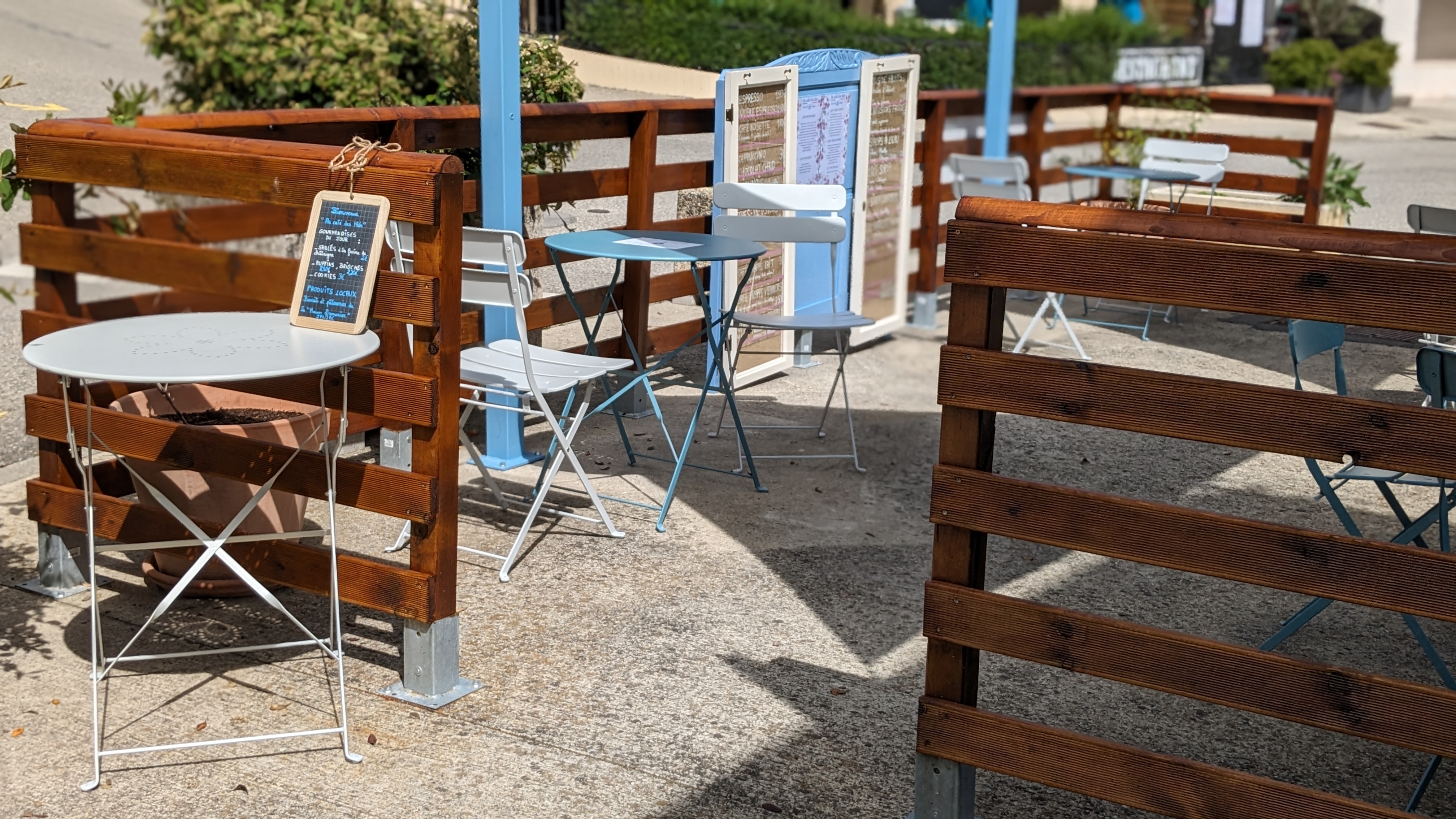 Terrasse sous la toile 2