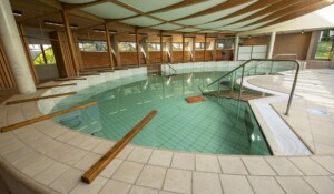 Meyras - Thermes de Neyrac - Piscine de soins curistes ©altimax