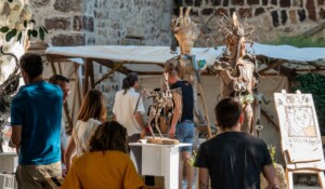 Thueyts - Blou Art - œuvres collectives et sculptures ©sourcesetvolcans